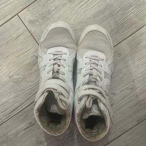Nfinity beast mid top cheer shoes